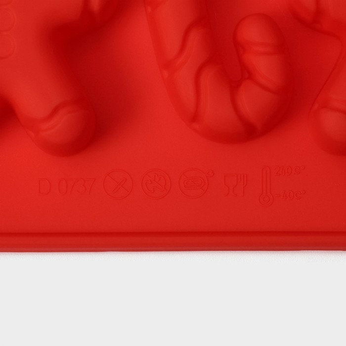 Форма для конфет и шоколада новогодняя Доляна &laquo;Карамельное чудо&raquo;, силикон, 21&times;10 см, 12 ячеек (3,5&times;3,5 см), цвет красный