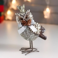 Сувенир полистоун "Филин в короне, с бантом и шишками" 15,5х8х10,5 см