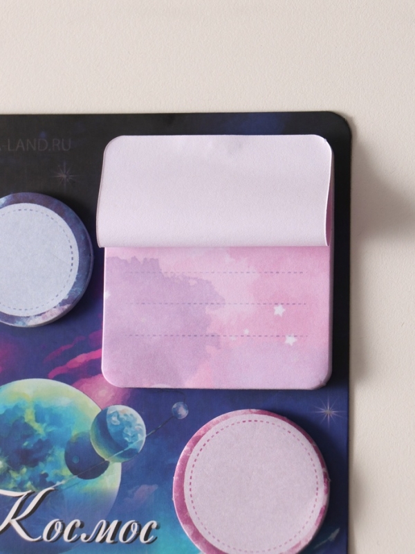 Магнит с блоком для записей и стикерами Магнит с блоком для записей и стикерами "Космос внутри" 10х12 см