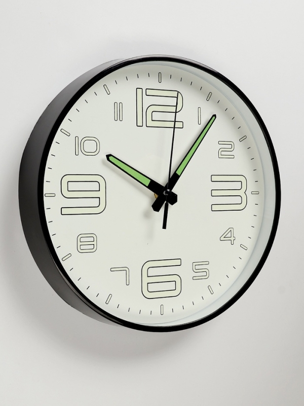 Часы настенные интерьерные &laquo;Классика&raquo;, плавный ход, светящиеся, d-25 см