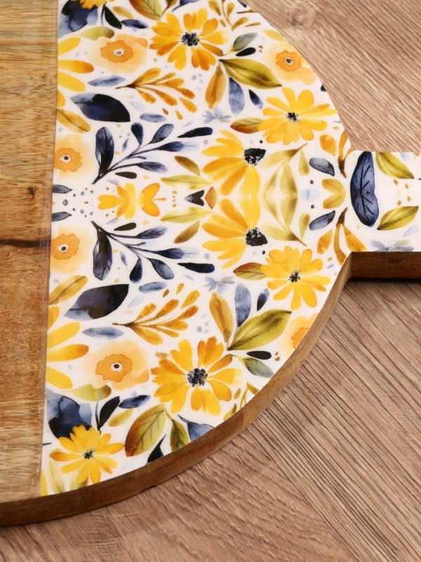 Доска разделочная круглая "Желтые и синие цветы" дерево манго 36х28 см