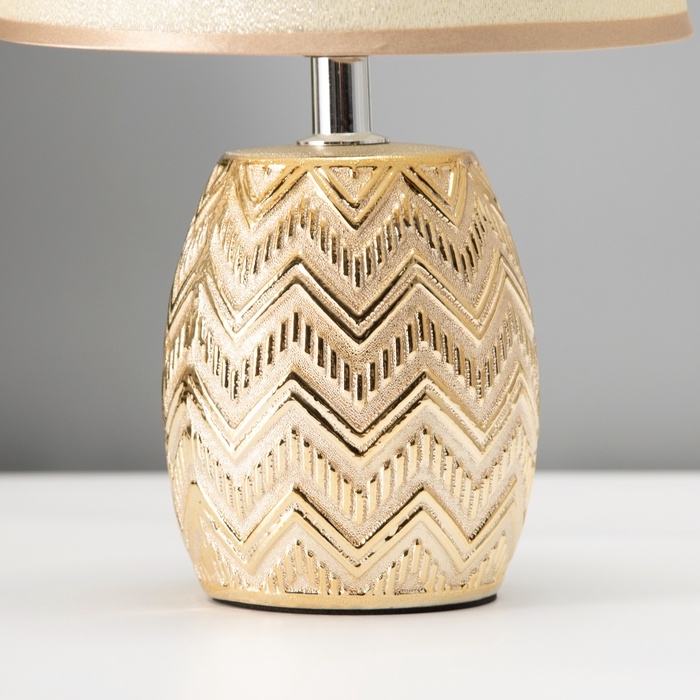 Настольная лампа с абажуром RISALUX &laquo;Галс&raquo;, Е14, 40 Вт, золото, 18&times;18&times;28 см