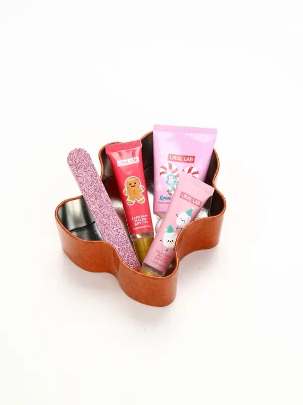 Новогодний подарочный набор косметики: крем для рук, бальзам для губ, пилочка для ногтей, URAL LAB