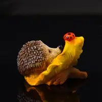 Фигура "Ежик с божьей коровкой" 3.7х6х6.5 см