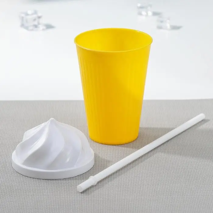 Стакан с крышкой и трубочкой &laquo;Сливки&raquo;, 400 мл, 9&times;17 см, цвет МИКС