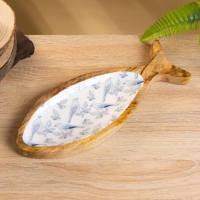 Блюдо в форме рыбки "Синие птицы" дерево манго 32х11,5х2 см