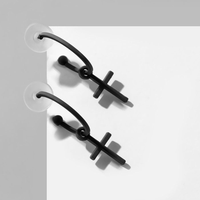 Серьги эмаль &laquo;Крестик&raquo; на кольце, цвет матовый чёрный