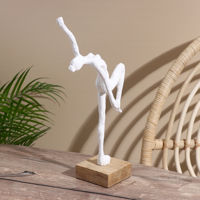 Сувенир на подставке "Девушка" манговое дерево 10х10х75 см