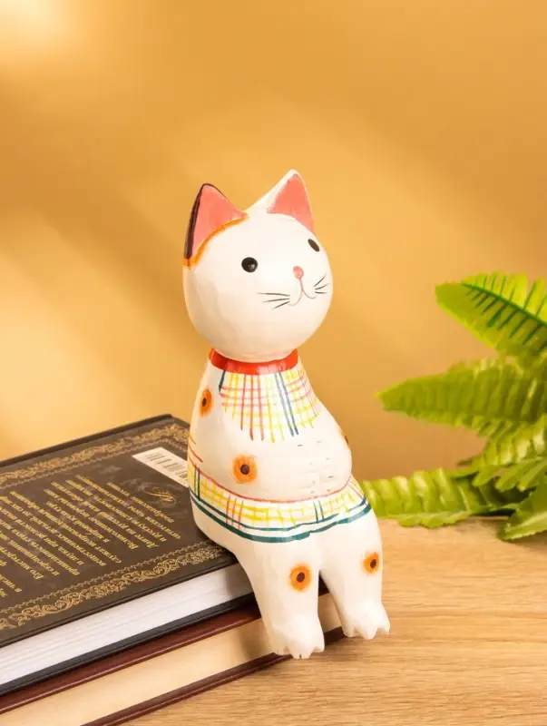 Сувенир дерево "Котенок в рубашке сидячий" 6х6х15 см
