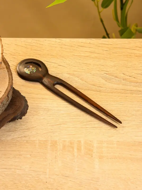 Заколка для волос фигурная, дерево Соно, ракушка, 17х4 см, цв. тёмно-коричневый