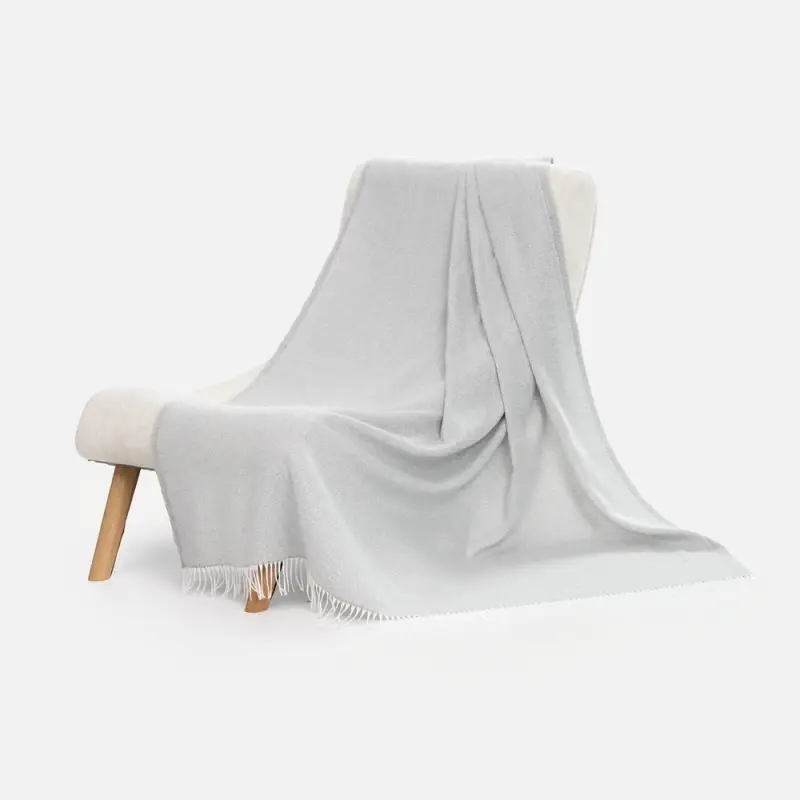 Плед &laquo;Гирвас&raquo;, светло-серый