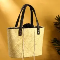 Сумка плетёная из пандана, 29&times;17&times;42 см, бежево-чёрная