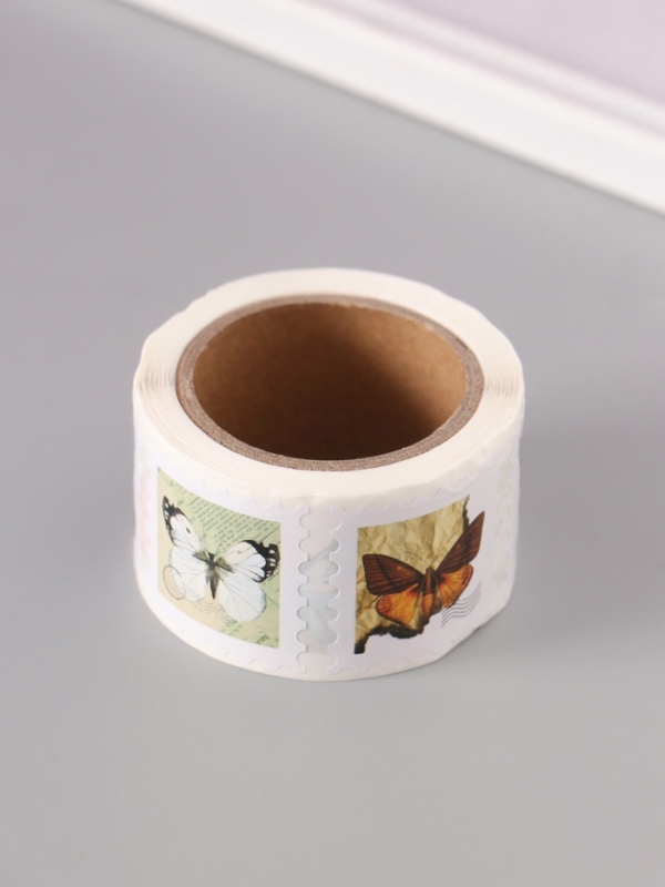 Наклейка бумага "Марки. Бабочки" 3х3 см 200 шт в рулоне