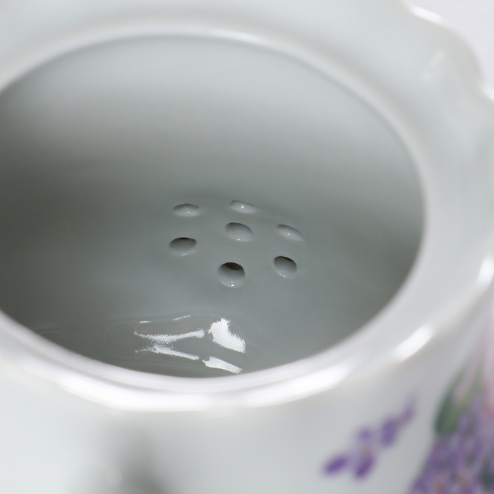 Чайник &laquo;Сирень&raquo;, 800 мл, цвет белый