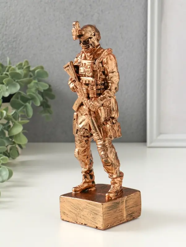 Фигура солдат &laquo; Воин СВО&raquo;, 24&times;7&times;7 см, под золото