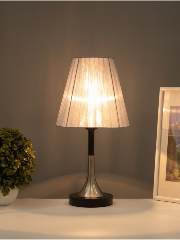 Лампа настольная BayerLux "Рита" 1х40Вт Е27 черный/серебро/серый 20х20х40см
