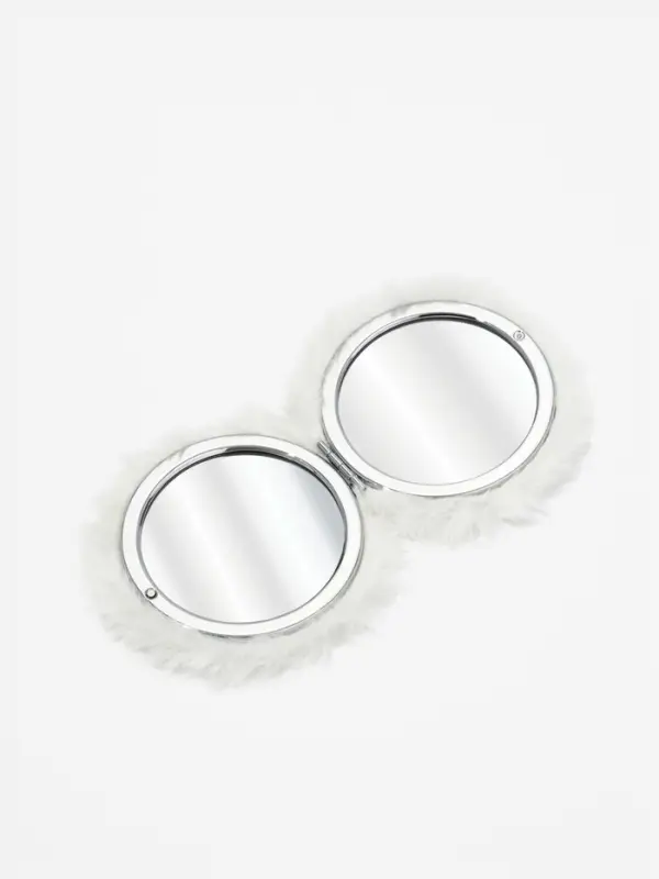 Зеркало складное &laquo;Мех&raquo;, d=8 см, с увеличением, с искусственным мехом, белое