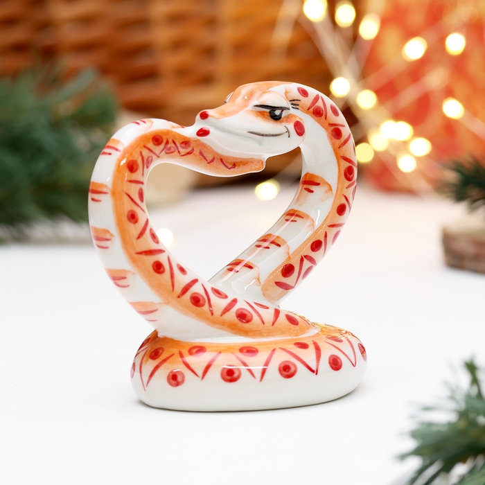 Новый год. Сувенир символ года "Змейка Любовь", 10 см, фарфор