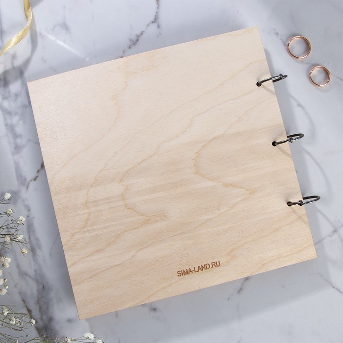 Книга пожеланий на свадьбу в деревнной обложке &laquo;Резная&raquo;.