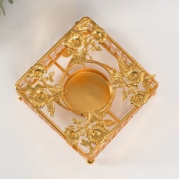 Подсвечник металл на 1 свечу "Квадрат. Подсолнухи" золото d=5,5 см 10х10х5,6 см