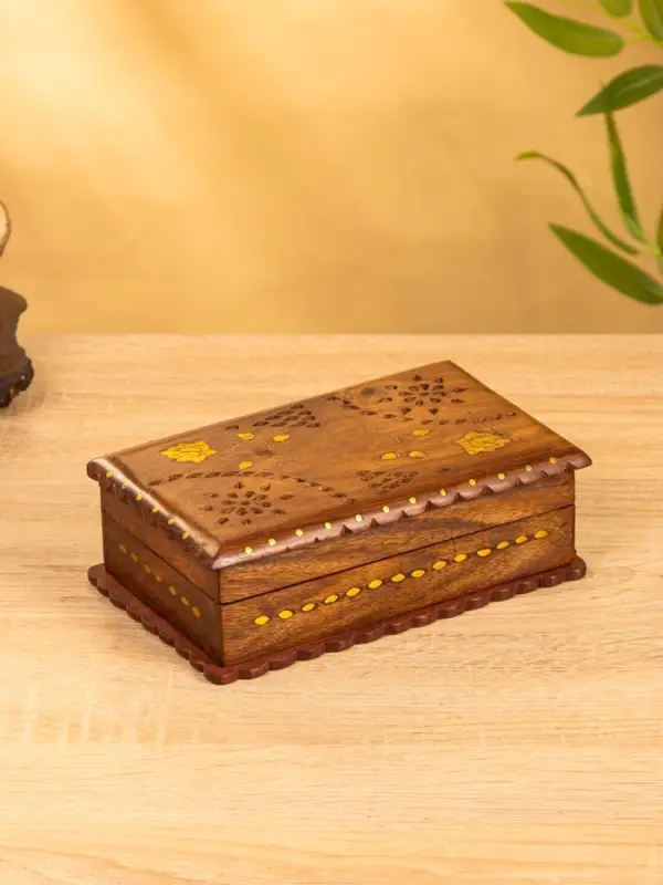 Шкатулка резная "Флористика" 20х12,5х6,5 см, дерево шишам