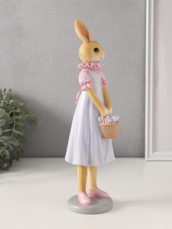 Сувенир полистоун "Зайка в сиреневом сарафане, с корзинкой цветов" 8,5х8х28,5 см