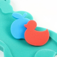 Подкладка для купания макси &laquo;Мишка&raquo;, цвет зеленый, 55х30х6см