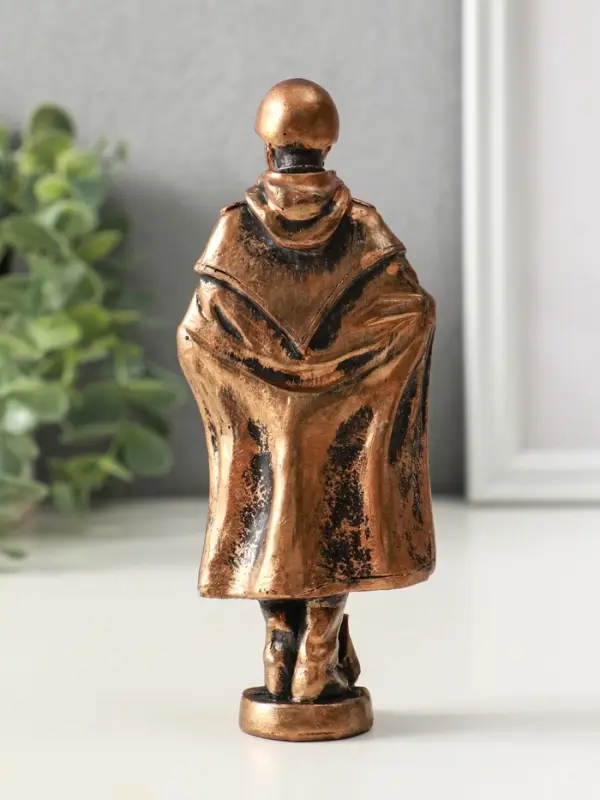 Фигура "Солдат" размер 15х6х3 см, гипс , винтажная бронза