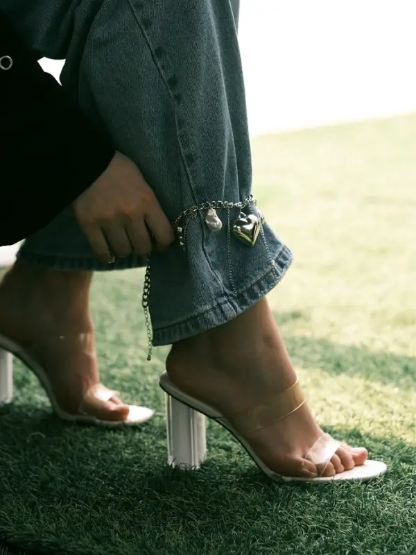 Колье "Многослойность" цепь с сердечком, цвет белый в серебре