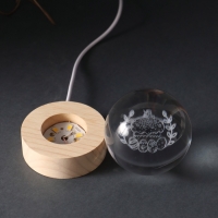 Сувенир стекло подсветка "Шар. Пасхальная корзинка" d=6 см подставка дерево, USB