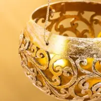 Подсвечник подвесной из кокоса, 14&times;14&times;10 см, бело-золотой