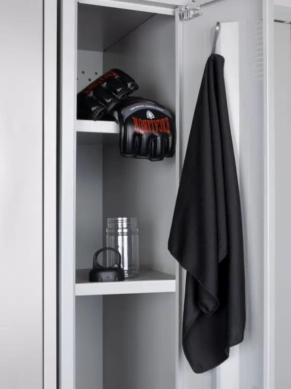 Охлаждающее полотенце Frio Mio в бутылке, черное