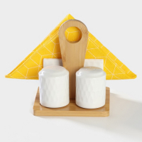 Набор керамический для специй на бамбуковой подставке BellaTenero &laquo;Герда&raquo;, 3 предмета: солонка 120 мл, перечница 120 мл, салфетница, цвет белый