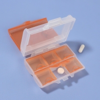 Таблетница &laquo;Комбо&raquo;, 9 &times; 7 &times; 3,5 см, 7 секций, цвет МИКС