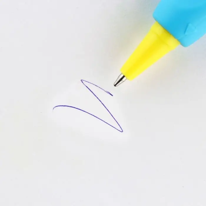 Ручка шариковая синяя паста 0.5 мм ArtFox Study тренажер для письма