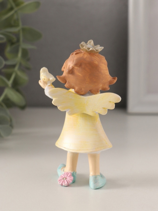 Сувенир полистоун "Принцесса-ангел в жёлтом платье с голубкой в руке" 7х4х10 см