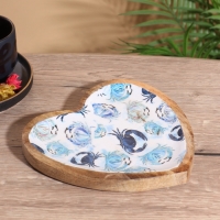 Блюдо в форме сердца &laquo;Крабы&raquo;, дерево манго, 20.5&times;20&times;2.3 см