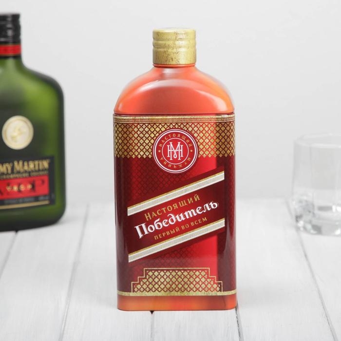 Коробка жестяная в форме бутылки под крепкий алкоголь &laquo;Победитель&raquo;