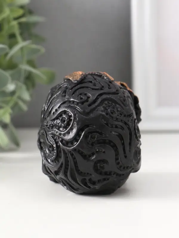 Фигура &laquo;Череп с цветком&raquo;, 7&times;6&times;9 см, чёрная