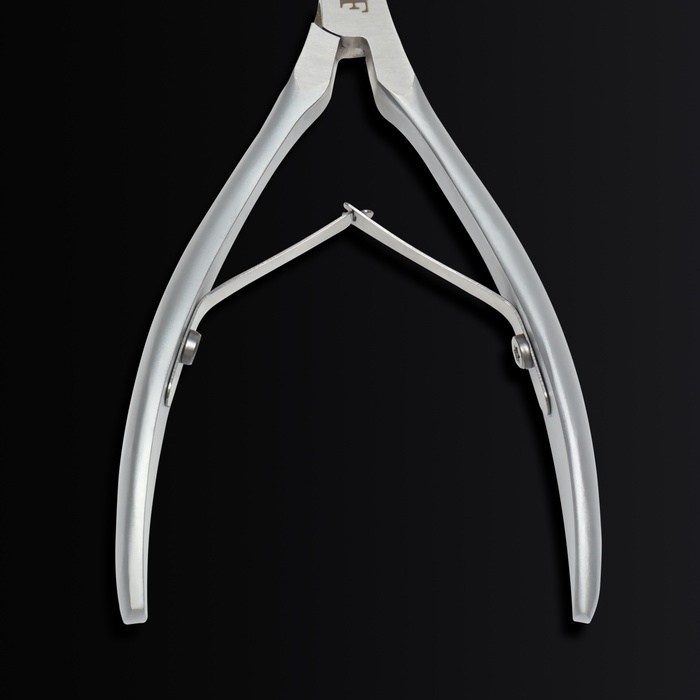 Кусачки маникюрные для кутикулы &laquo;Premium satin&raquo;, матовые, двойная пружина, 12 см, длина лезвия - 6 мм, цвет серебристый