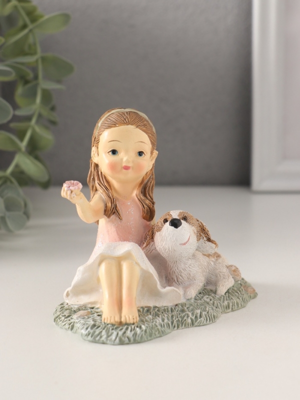 Сувенир полистоун "Малышка в розовом платье с собачкой на лужайке" 10х6,5х8,5 см