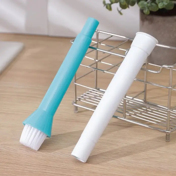 Щётка - насадка на кухонный кран, диаметр отверстия 2,5 см, длина 32 см, длина щётки 2,5 см