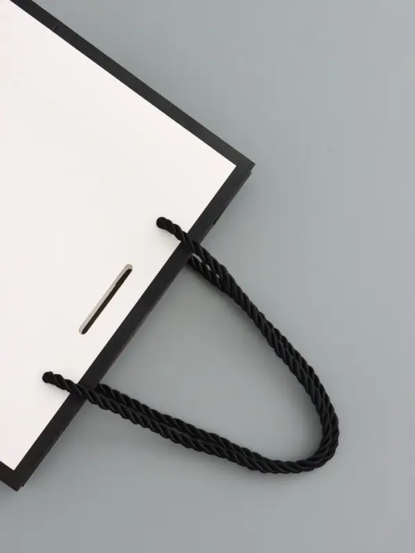 Пакет подарочный, белый, с бантом, 19 х 15 х 7 см