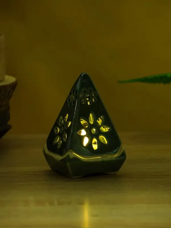 Подсвечник "Пирамидка" керамика, цв. МИКС, 8х8х12 см