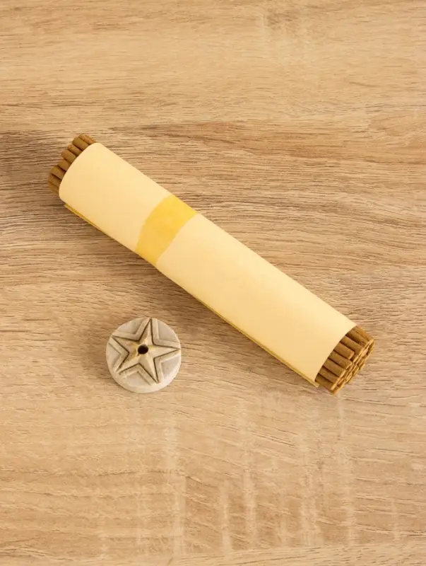 Подарочный набор благовоний ПРЕМИУМ, без стержня 4 аромата, 40 аромапалочек с подставкой