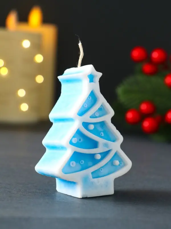 Свеча новогодняя "Ёлочка с гирляндой" 55х75 мм, голубой