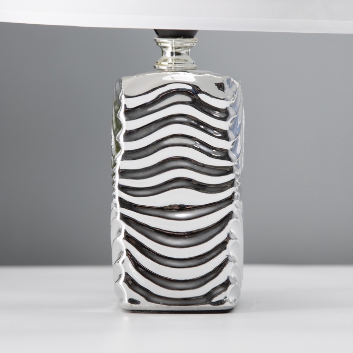 Настольная лампа с абажуром RISALUX &laquo;Авейро&raquo;, Е14, 40 Вт, хром, 18&times;18&times;28 см