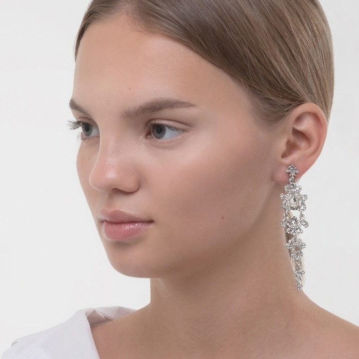 Клипсы &laquo;Ажур&raquo; капли с завитками, цвет белый в серебре