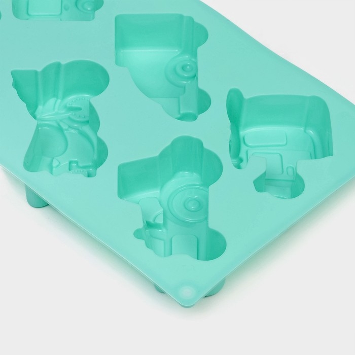 Форма для выпечки Доляна &laquo;Транспорт&raquo;, силикон, 30&times;17,5 см, 6 ячеек (9&times;5,5&times;3,5 см), цвет мятный