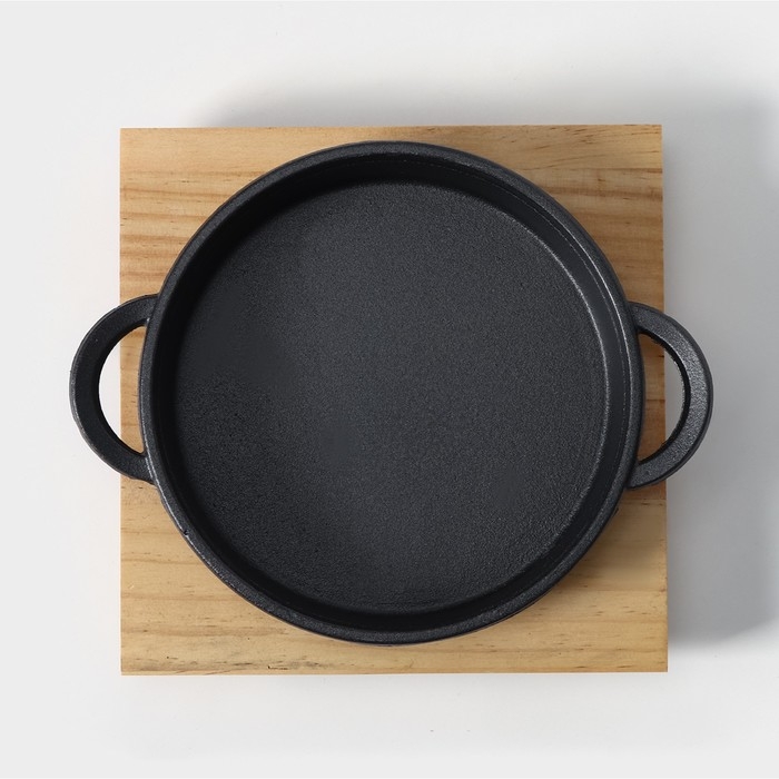 Сковорода чугунная &laquo;Круг высокий с ручками&raquo;, d=18 см, на деревянной подставке